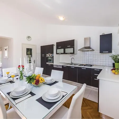 In Biograd With Heated Swimming Pool Holiday home Biograd Na Moru