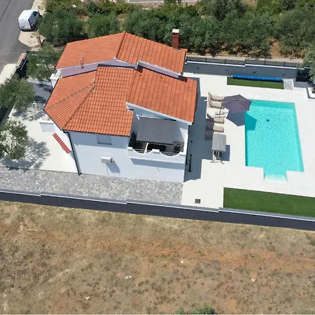 Lovely In Biograd Biograd Na Moru