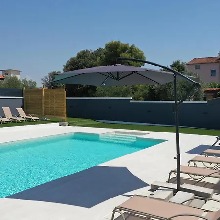 In Biograd With Heated Swimming Pool Holiday home