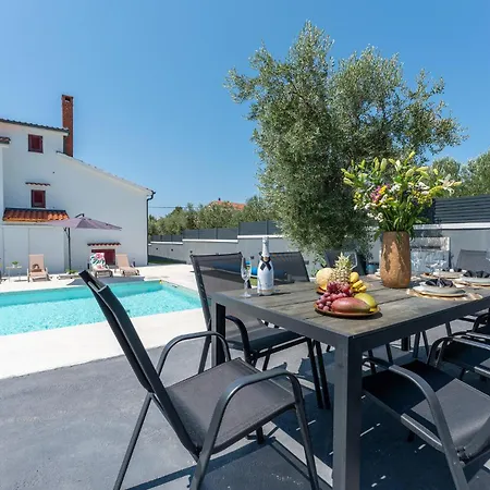 In Biograd With Heated Swimming Pool *