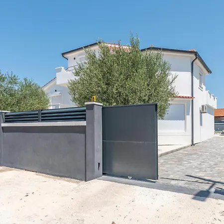 In Biograd With Heated Swimming Pool * Biograd Na Moru
