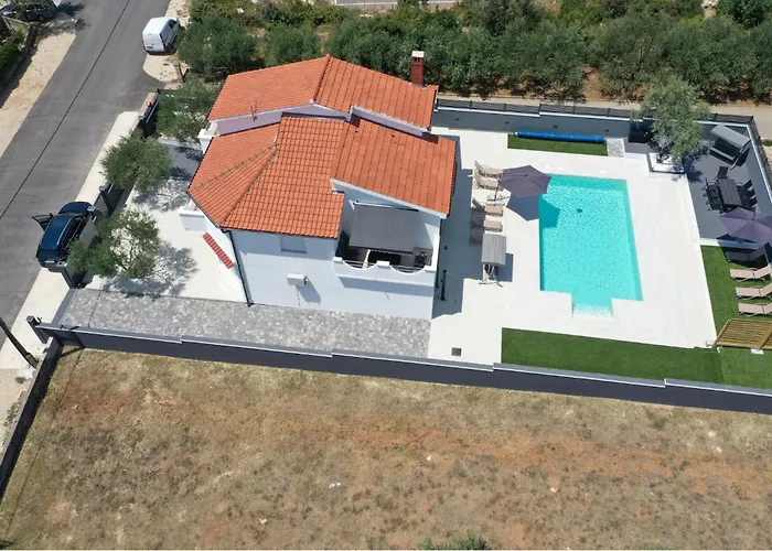 Amazing In Biograd Opatijski Torovi